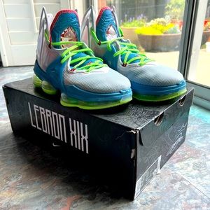 NIKE LeBron XIX- Men’s Size 9.5